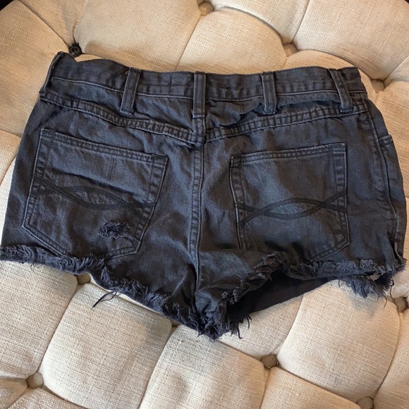 Abercrombie and Fitch high rise jean shorts - Picture 5 of 6